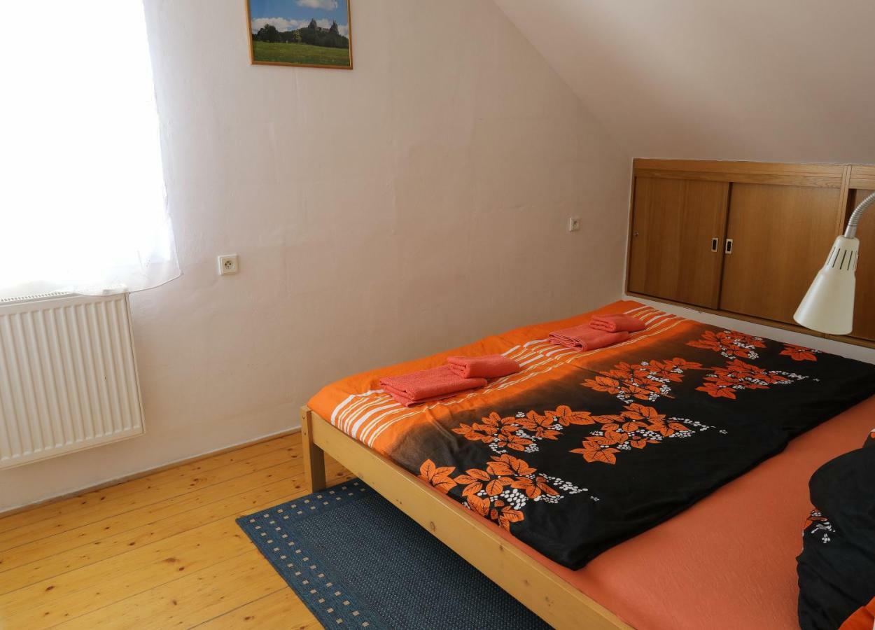 Apartman Skalka Mnichovo Hradiste Exterior photo